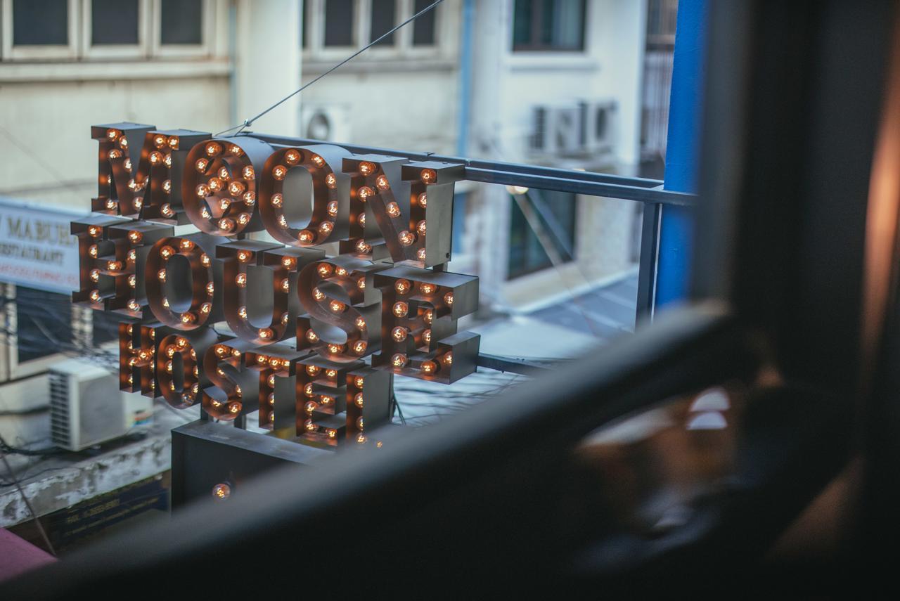 Moon House Hostel Бангкок Экстерьер фото