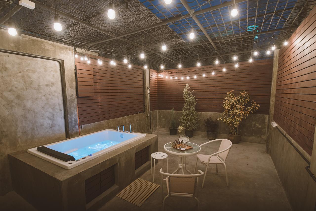 Moon House Hostel Бангкок Экстерьер фото